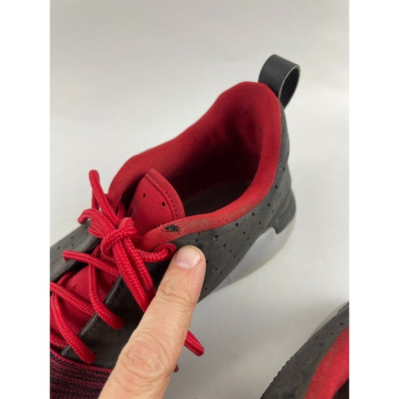 Athletic_Shoes